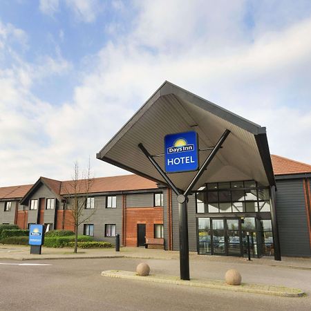 Days Inn Stevenage North Baldock Exterior photo