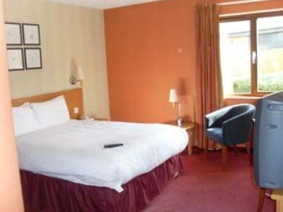 Days Inn Stevenage North Baldock Room photo