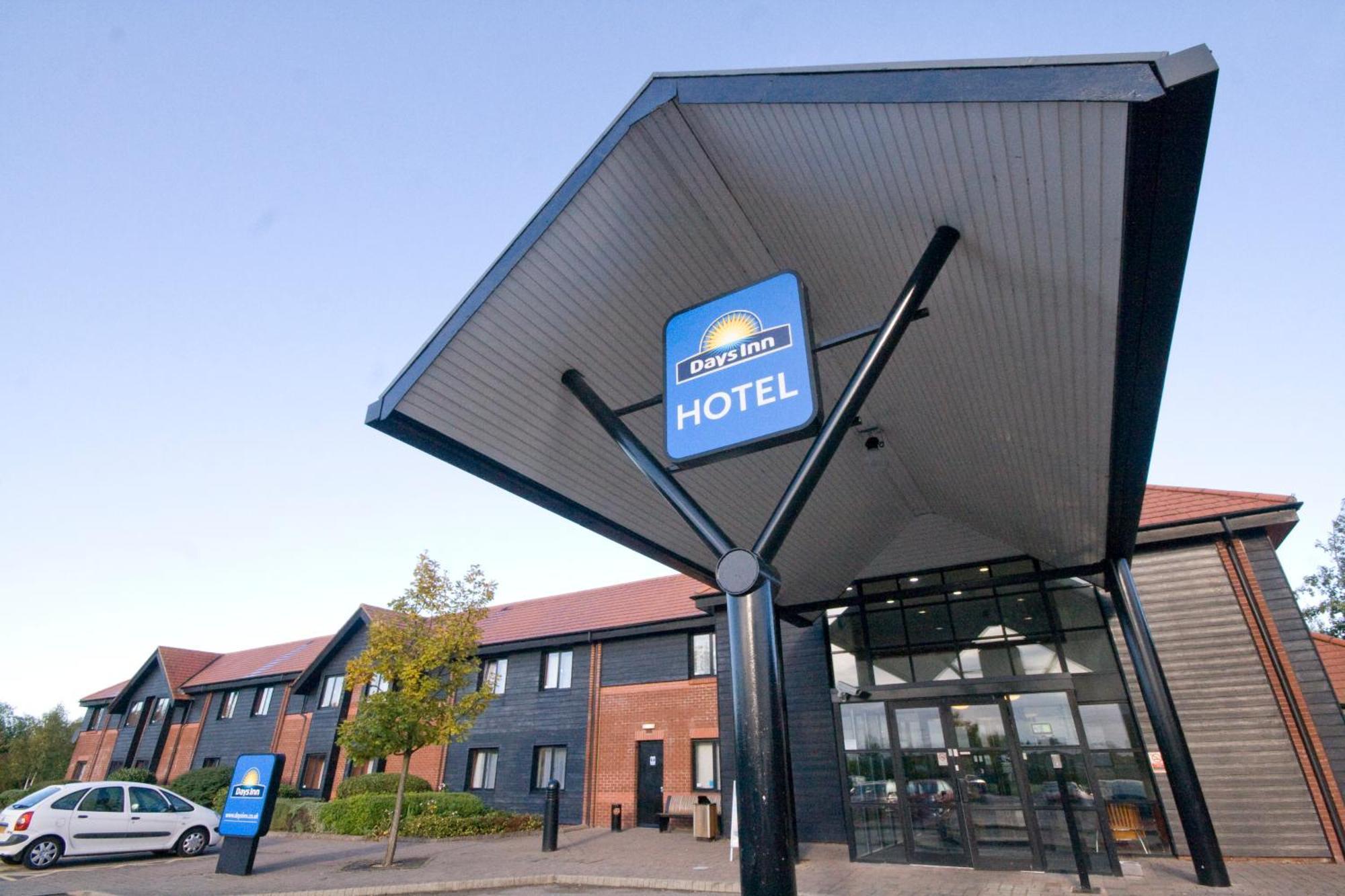 Days Inn Stevenage North Baldock Exterior photo